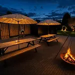 Wellness Tuin Woestijnroos Wellness Met Prive Sauna Stoomcabine En Jacuzzi Inclusief Gratis Prosecco En Partner Box - Ultieme Partner Beleving - 펜션