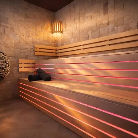 Wellness Tuin Woestijnroos Wellness Met Prive Sauna Stoomcabine En Jacuzzi Inclusief Gratis Prosecco En Partner Box - Ultieme Partner Beleving - 펜션