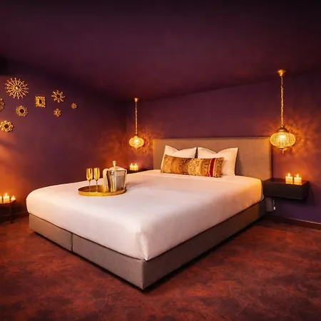 펜션 Wellness Tuin Woestijnroos Wellness Met Prive Sauna Stoomcabine En Jacuzzi Inclusief Gratis Prosecco En Partner Box - Ultieme Partner Beleving - 호스트