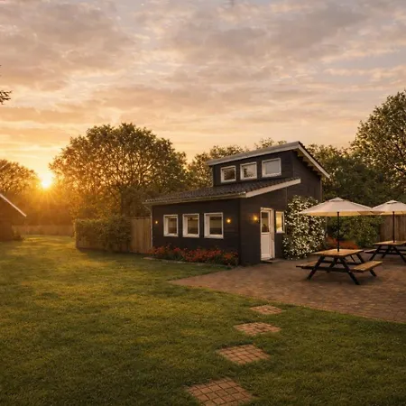 Holiday home Wellness Tuin Noord Limburg - 2-4 Persoons Wellness Met Prive Sauna Stoomcabine En Jacuzzi - Ultieme Partner Beleving - *