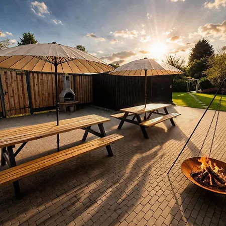Holiday home Wellness Tuin Noord Limburg - 2-4 Persoons Wellness Met Prive Sauna Stoomcabine En Jacuzzi - Ultieme Partner Beleving -