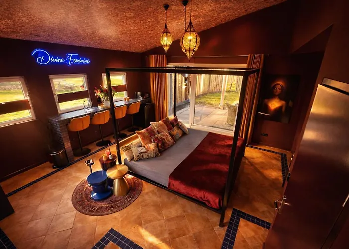 Wellness Tuin Woestijnroos Wellness Met Prive Sauna Stoomcabine En Jacuzzi Inclusief Gratis Prosecco En Partner Box - Ultieme Partner Beleving - Holiday home