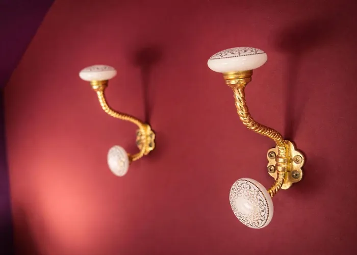 Wellness Tuin Woestijnroos Wellness Met Prive Sauna Stoomcabine En Jacuzzi Inclusief Gratis Prosecco En Partner Box - Ultieme Partner Beleving - *