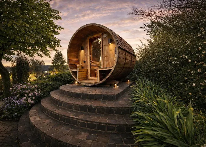 Wellness Tuin Woestijnroos Wellness Met Prive Sauna Stoomcabine En Jacuzzi Inclusief Gratis Prosecco En Partner Box - Ultieme Partner Beleving -